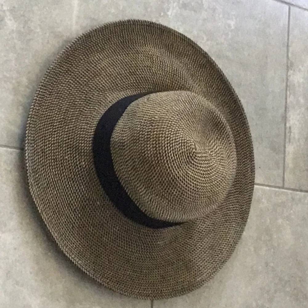 Solar Escape UPF 50+ Wide Brim Sun Hat | Beige & Black | Packable & Adjustable